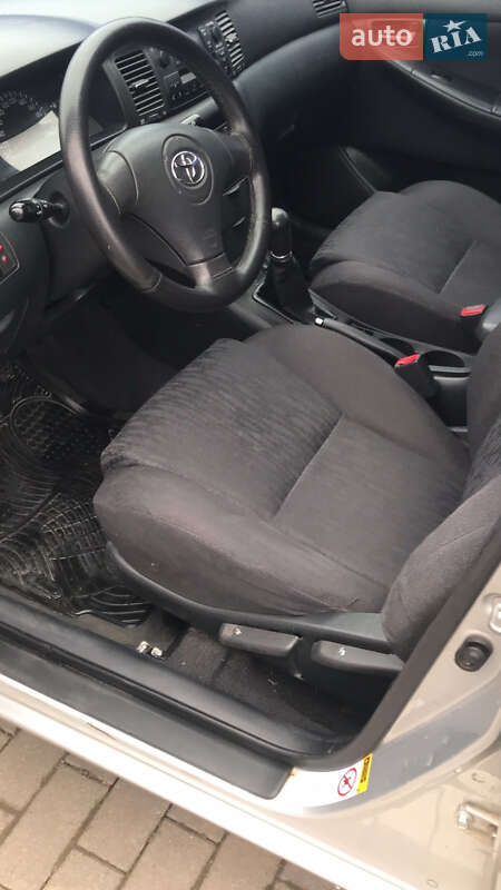 Седан Toyota Corolla 2002 в Калуше