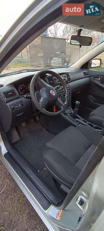 Хетчбек Toyota Corolla 2006 в Кам'янському