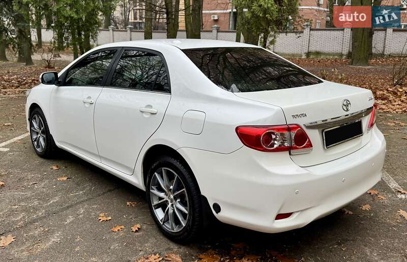 Седан Toyota Corolla 2012 в Києві