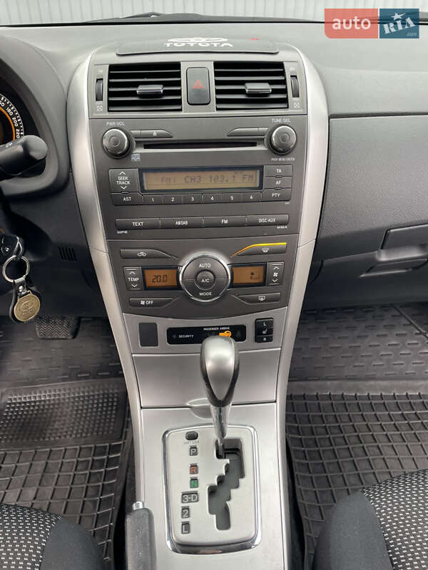 Седан Toyota Corolla 2012 в Киеве