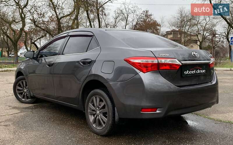Седан Toyota Corolla 2016 в Николаеве