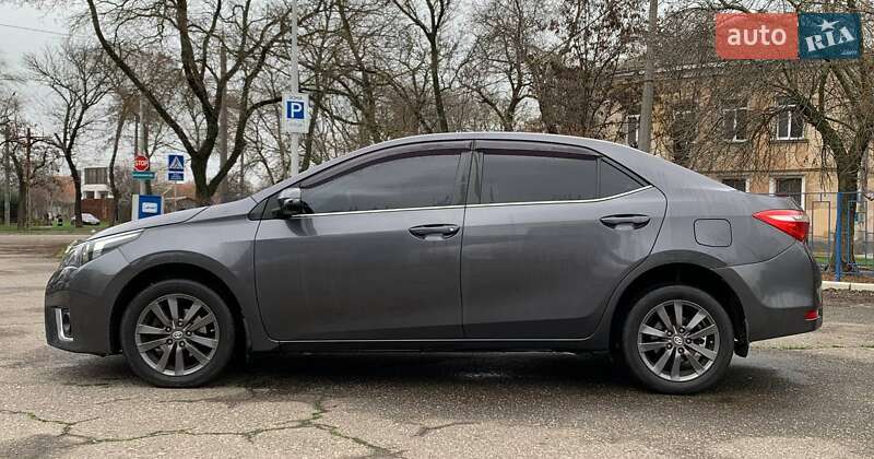 Седан Toyota Corolla 2016 в Николаеве