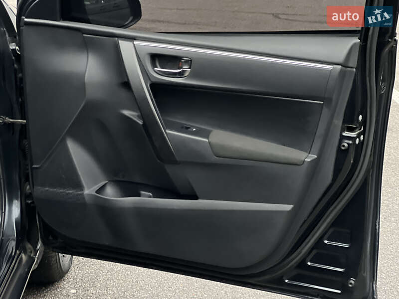 Седан Toyota Corolla 2016 в Києві фото 49 Седан Toyota Corolla 2016 в Києві