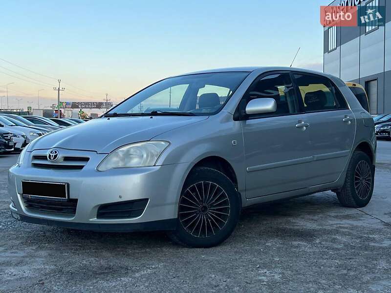 Хетчбек Toyota Corolla 2004 в Львові