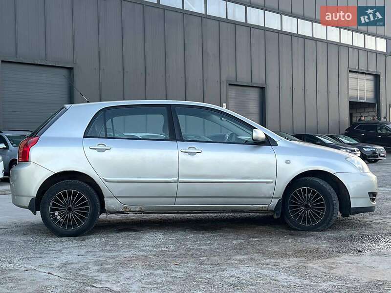 Хетчбек Toyota Corolla 2004 в Львові