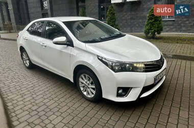 Седан Toyota Corolla 2015 в Києві