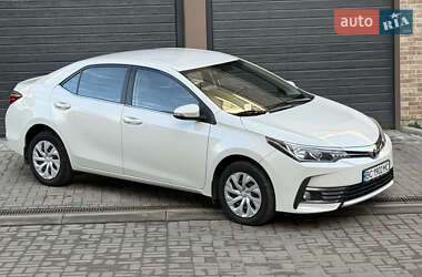 Седан Toyota Corolla 2016 в Львове