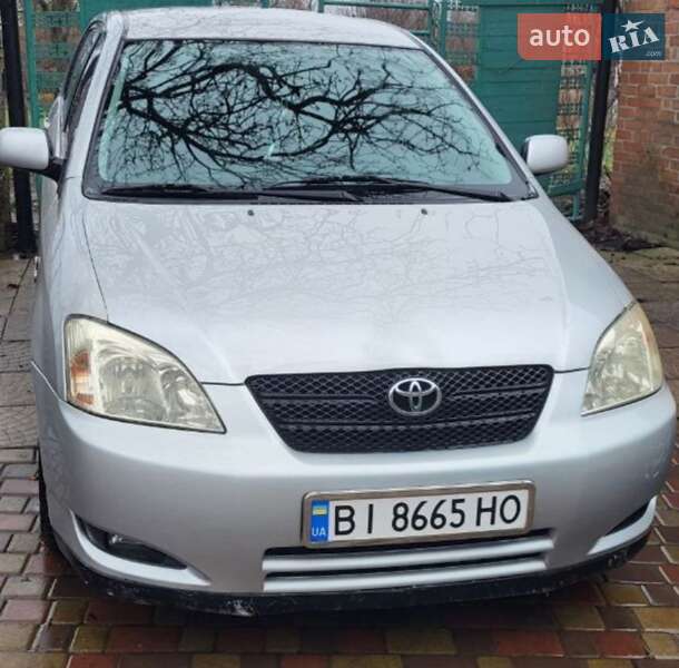 Хэтчбек Toyota Corolla 2004 в Полтаве