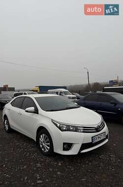 Седан Toyota Corolla 2016 в Хмельницком