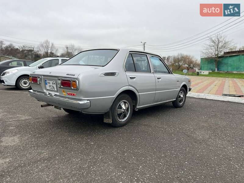 Седан Toyota Corolla 1984 в Овідіополі