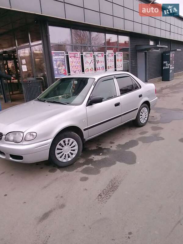 Седан Toyota Corolla 2001 в Одесі