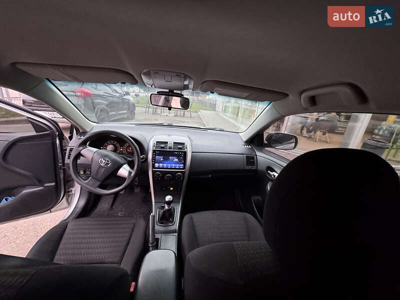 Седан Toyota Corolla 2011 в Бучаче фото 10 Седан Toyota Corolla 2011 в Бучаче