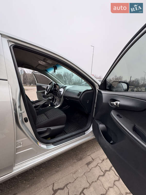 Седан Toyota Corolla 2011 в Бучаче фото 15 Седан Toyota Corolla 2011 в Бучаче