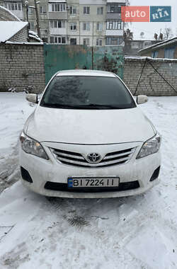 Седан Toyota Corolla 2011 в Кременчуге