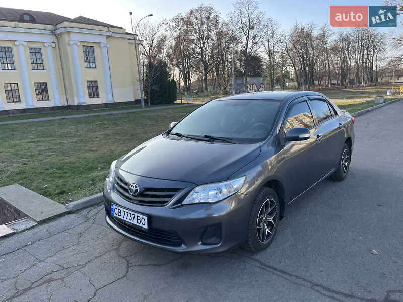 Седан Toyota Corolla 2011 в Прилуках