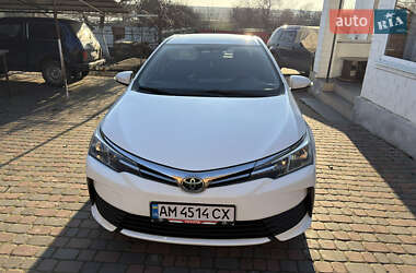 Седан Toyota Corolla 2017 в Любаре