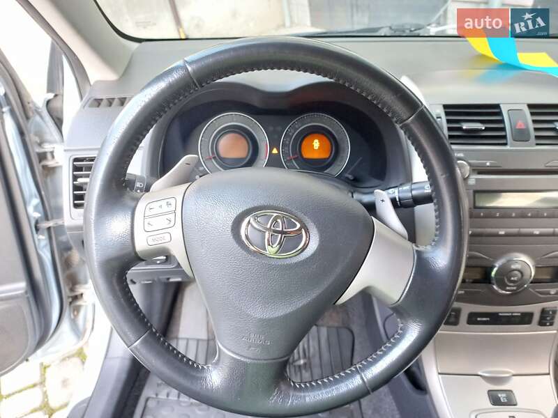 Седан Toyota Corolla 2007 в Золочеве