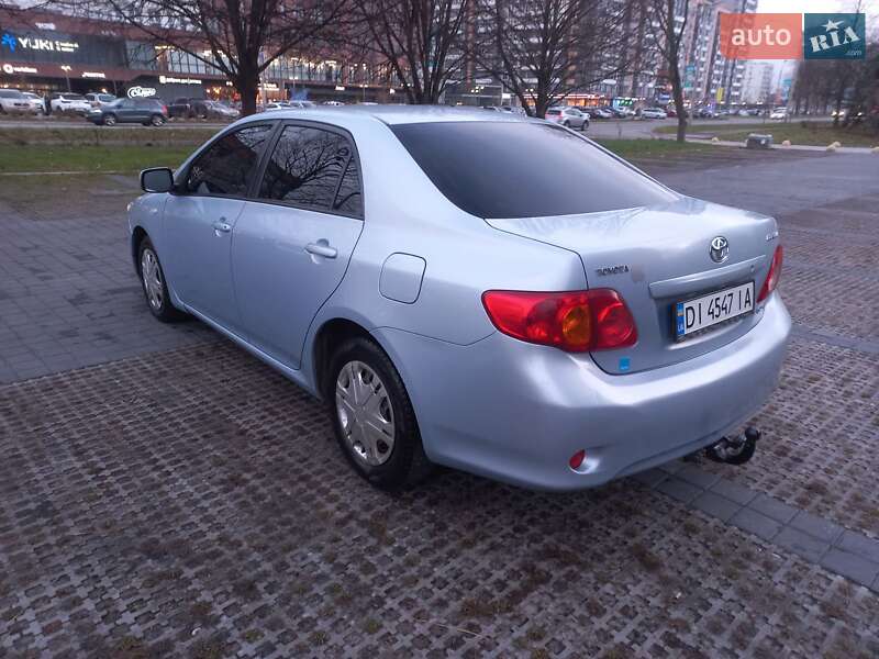 Седан Toyota Corolla 2007 в Золочеве