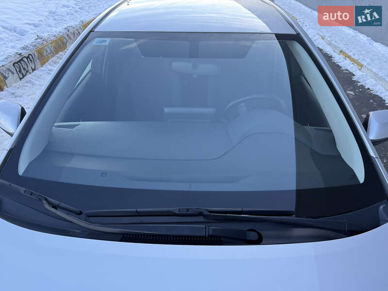 Седан Toyota Corolla 2020 в Києві