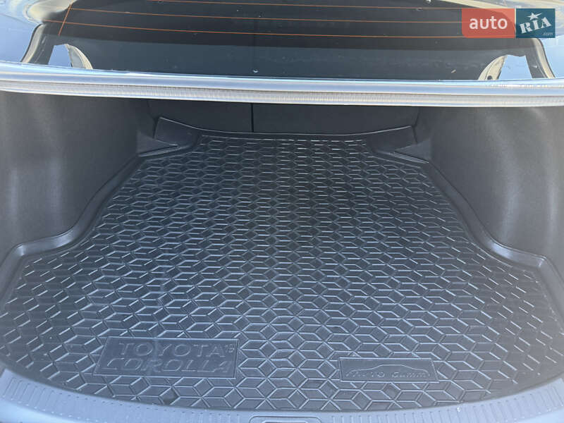 Седан Toyota Corolla 2020 в Києві
