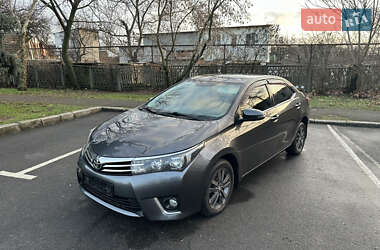 Седан Toyota Corolla 2016 в Николаеве