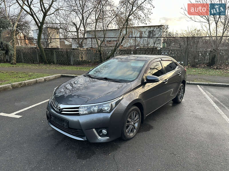 Седан Toyota Corolla 2016 в Миколаєві