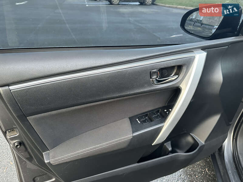 Седан Toyota Corolla 2016 в Миколаєві