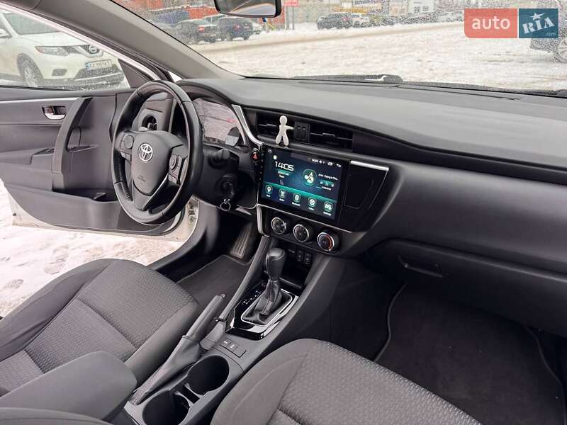 Седан Toyota Corolla 2018 в Харкові