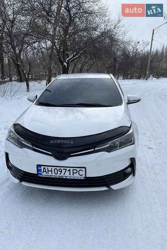 Седан Toyota Corolla 2016 в Краматорске