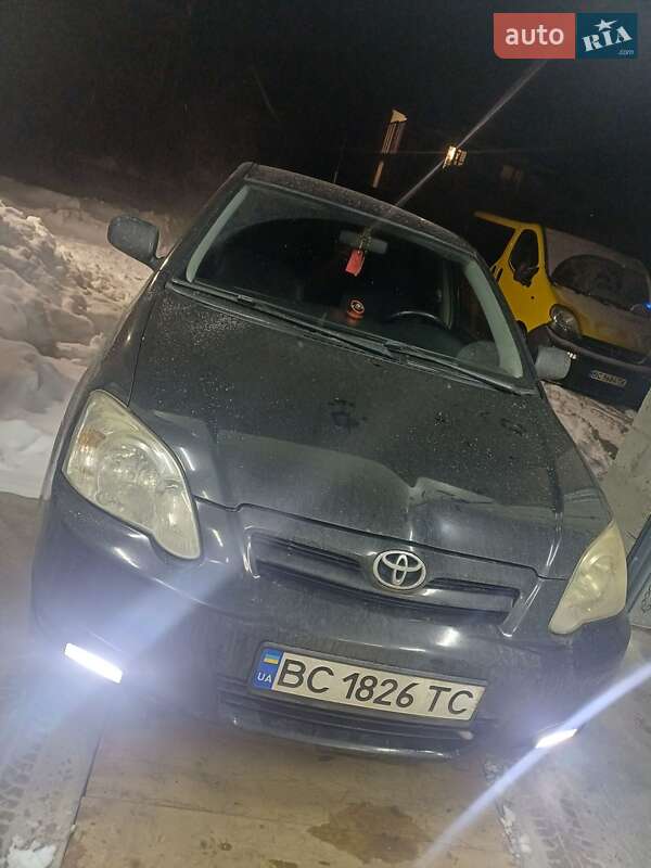 Хэтчбек Toyota Corolla 2005 в Жовкве