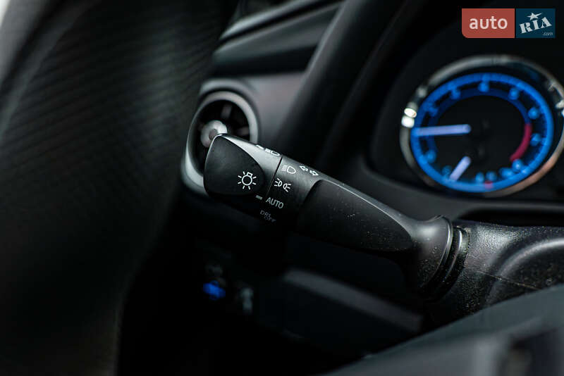 Седан Toyota Corolla 2019 в Киеве фото 14 Седан Toyota Corolla 2019 в Киеве