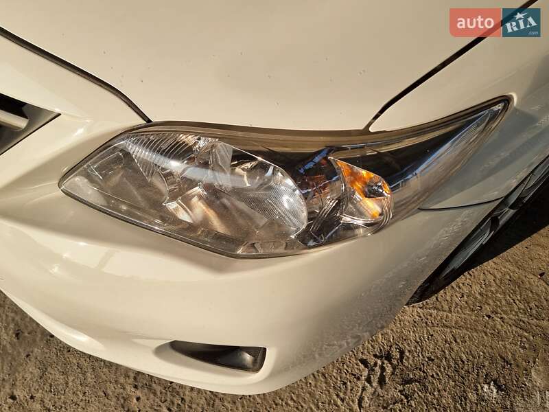 Седан Toyota Corolla 2011 в Виннице