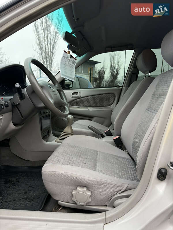 Седан Toyota Corolla 2001 в Запорожье