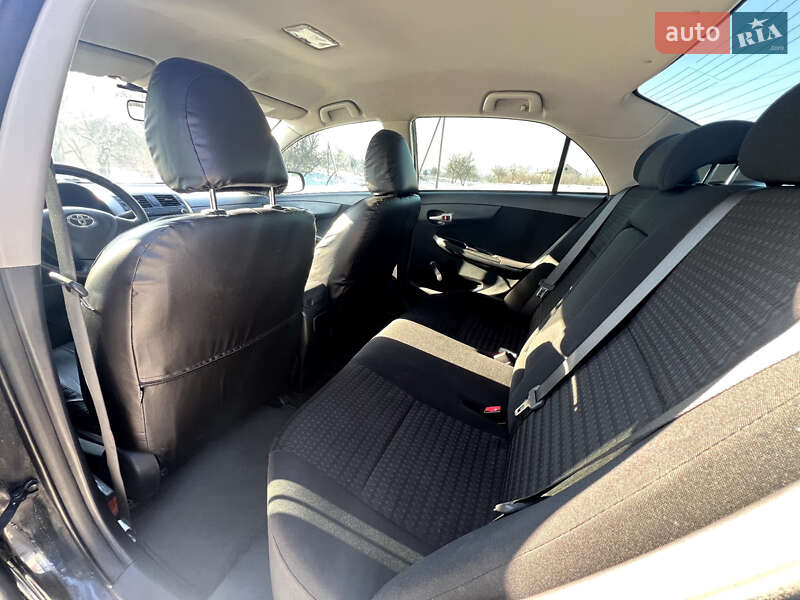 Седан Toyota Corolla 2009 в Козельщине