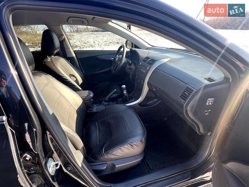 Седан Toyota Corolla 2009 в Козельщине