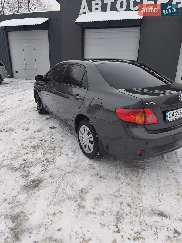 Седан Toyota Corolla 2007 в Гайсине