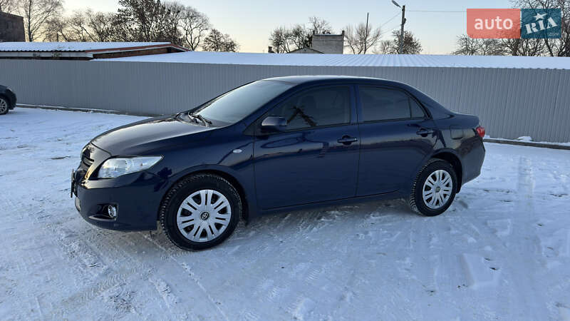 Седан Toyota Corolla 2008 в Кременчуге