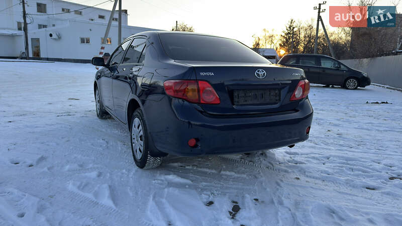 Седан Toyota Corolla 2008 в Кременчуге