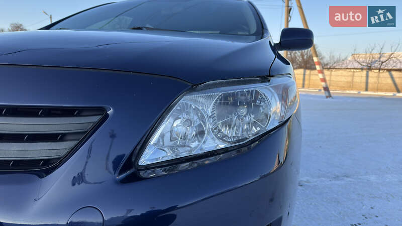 Седан Toyota Corolla 2008 в Кременчуге
