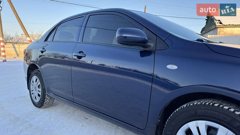 Седан Toyota Corolla 2008 в Кременчуге