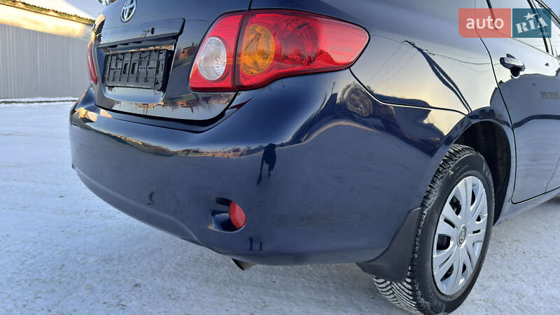 Седан Toyota Corolla 2008 в Кременчуге