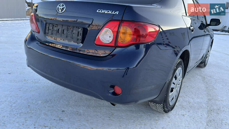 Седан Toyota Corolla 2008 в Кременчуге