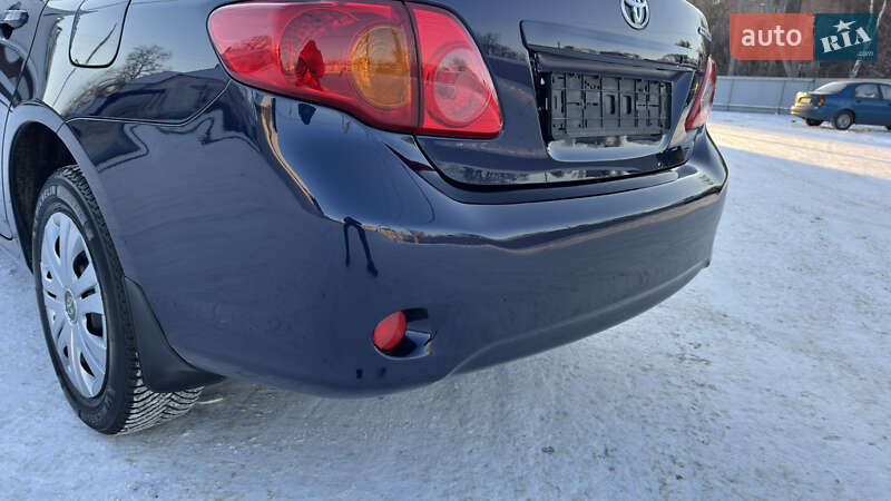 Седан Toyota Corolla 2008 в Кременчуге