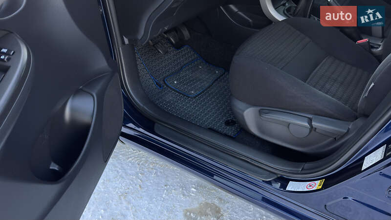 Седан Toyota Corolla 2008 в Кременчуге