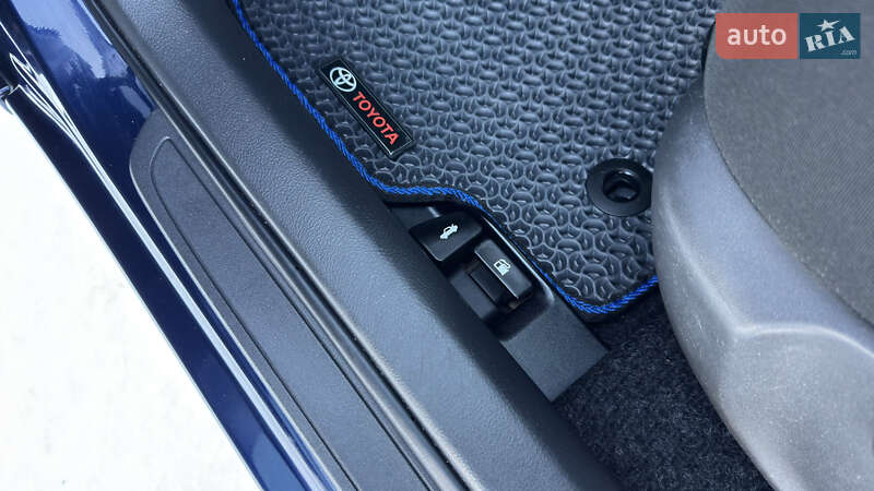 Седан Toyota Corolla 2008 в Кременчуге