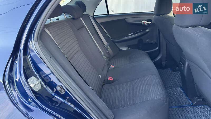 Седан Toyota Corolla 2008 в Кременчуге