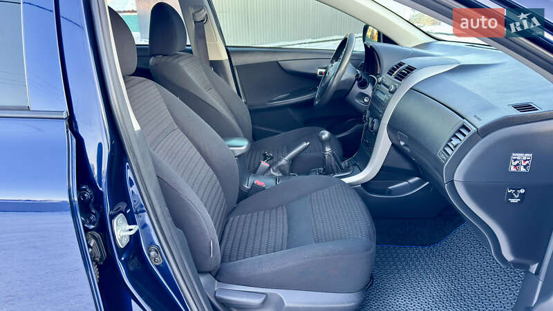 Седан Toyota Corolla 2008 в Кременчуге