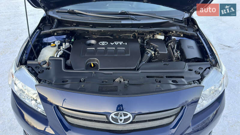 Седан Toyota Corolla 2008 в Кременчуге