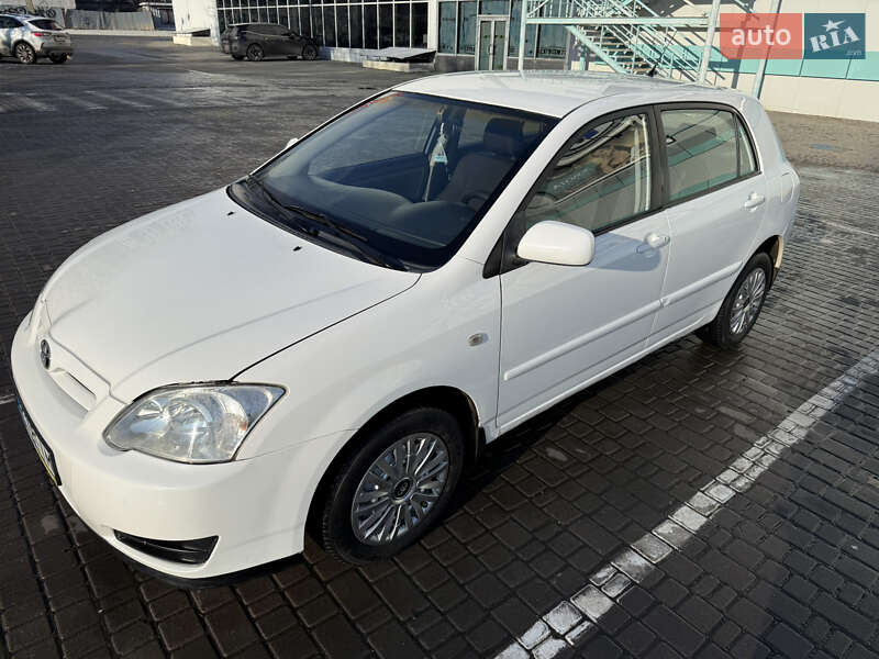 Хэтчбек Toyota Corolla 2005 в Одессе