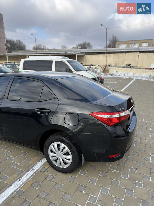 Седан Toyota Corolla 2016 в Запорожье